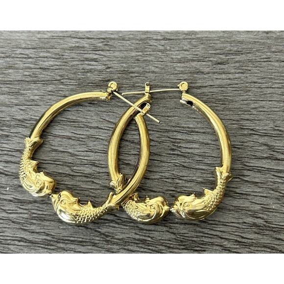 Cute Gold Tone Pisces Hoop Earrings - Picture 2 of 2